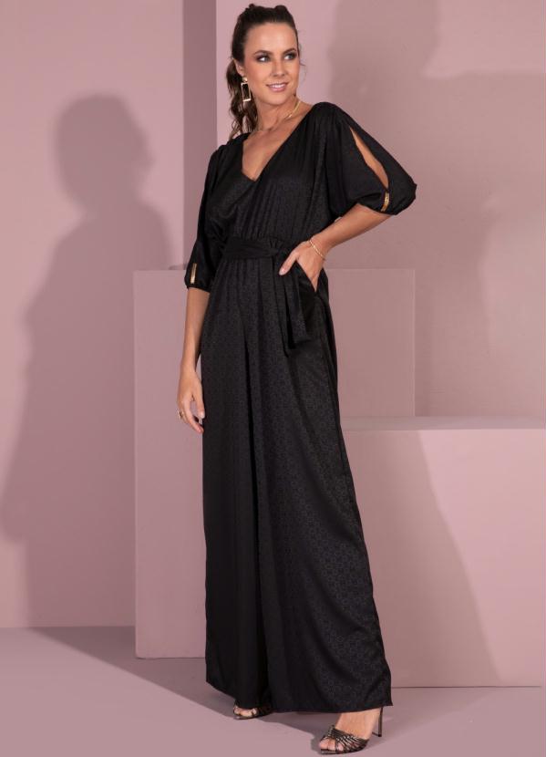 Quintess - Macacão Preto com Bolsos e Faixa