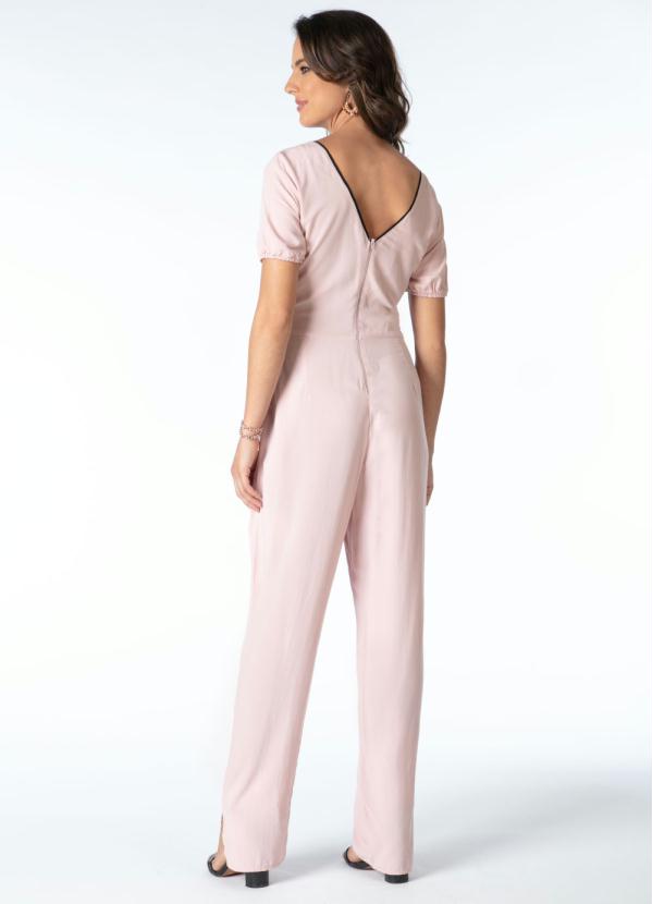 Quintess - Macacão Rosa Decote V Mangas Curtas com Faixa 2