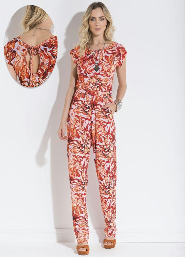 Quintess - Macacão Tropical Bolsos e Manga Curta Quintess