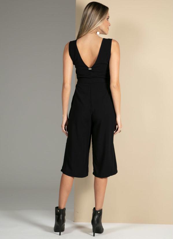 Quintess - Macacão Decote em V Preto 2