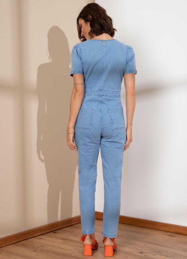 Quintess - Macacão Jeans Decote Transpasado com Bolsos 2