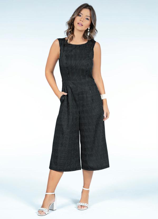 Quintess - Macacão Pantacourt Risca de Giz