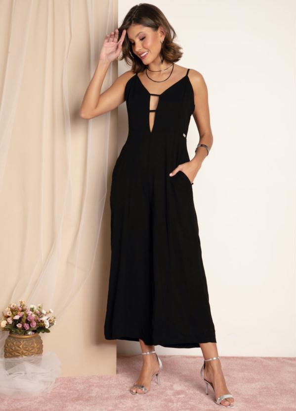 Quintess - Macacão Preto com Bolsos Funcionais 3