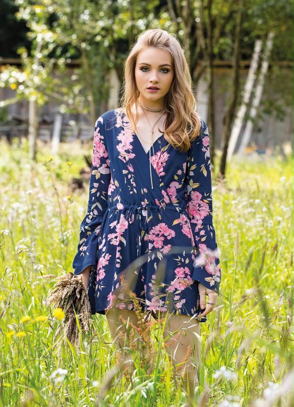 Quintess - Macaquinho Floral Mangas Sino Quintess 4