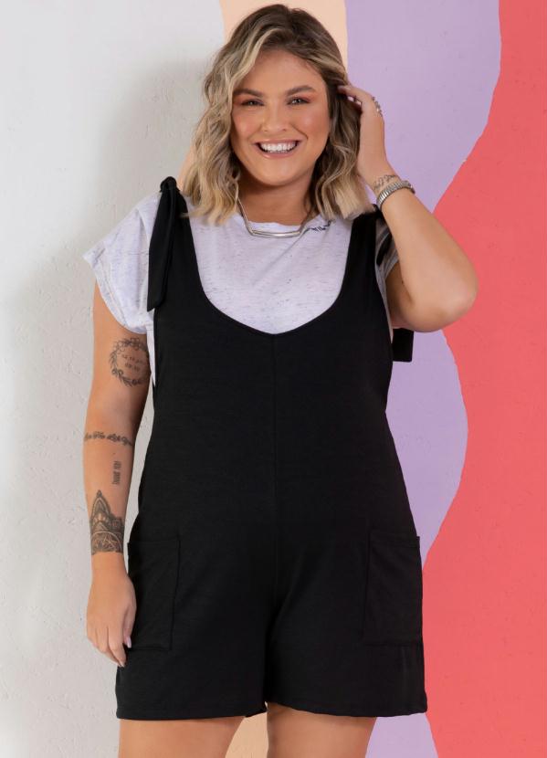 Quintess - Macaquinho Preto Soltinho com Bolsos Frontais 5