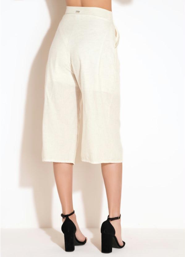 calça pantacourt cru