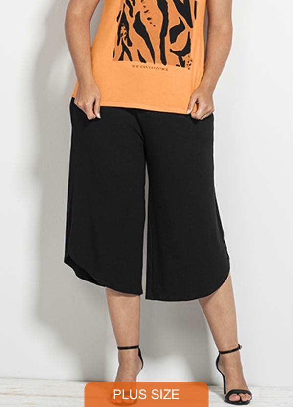 Outlet - Calça Pantacourt com Bolso Preto