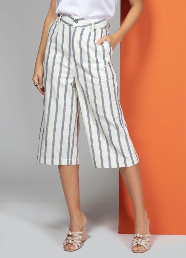 Quintess - Calça Pantacourt com Bolsos Listrada