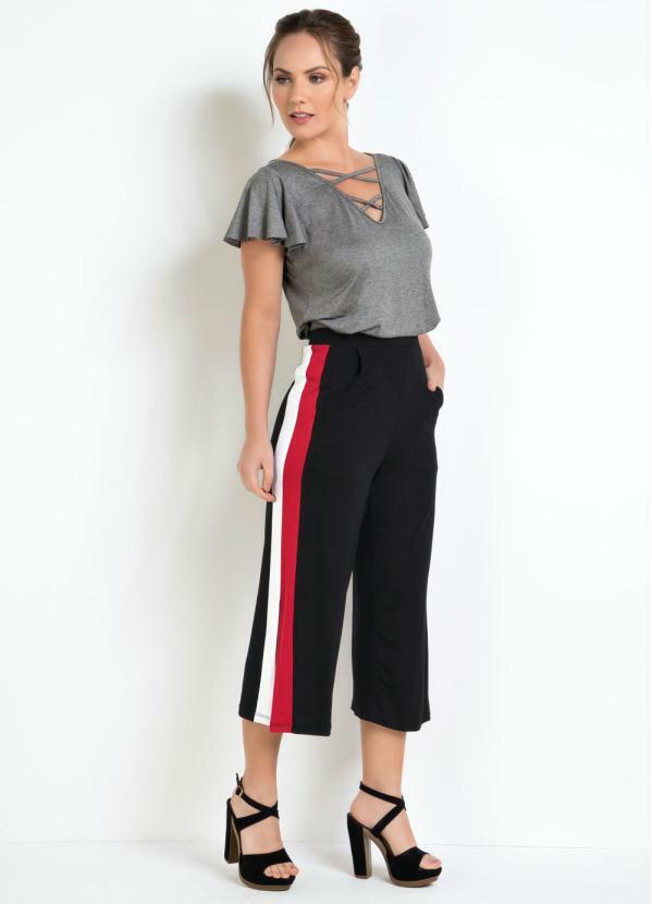 D`news - Calça Pantacourt com Fenda e Recortes Preta 4