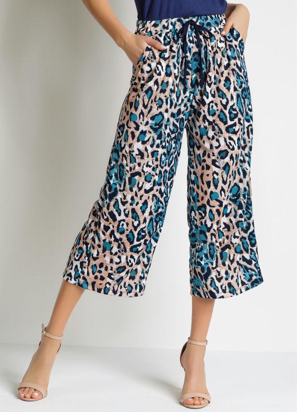 calça pantacourt onça