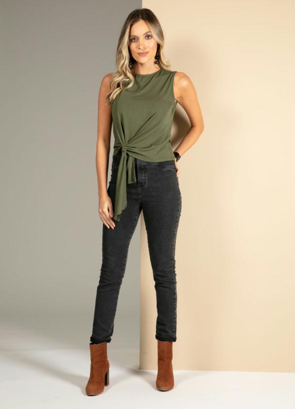 Quintess - Blusa com Detalhe de Amarração na Barra Verde 3
