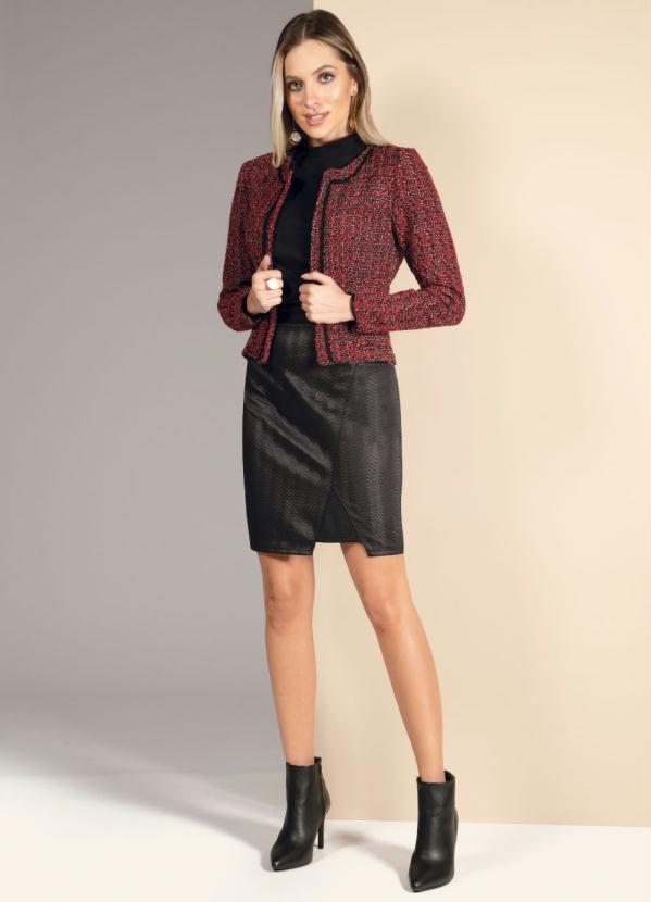 Quintess - Saia Preta Curta com Recorte Frontal 5