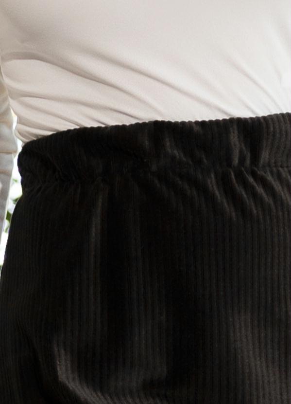 Quintess - Saia Preta em Veludo 5