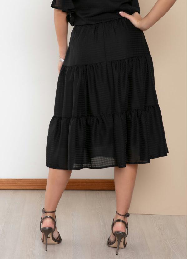 Quintess - Saia Preta em Camadas Formando Babados 2
