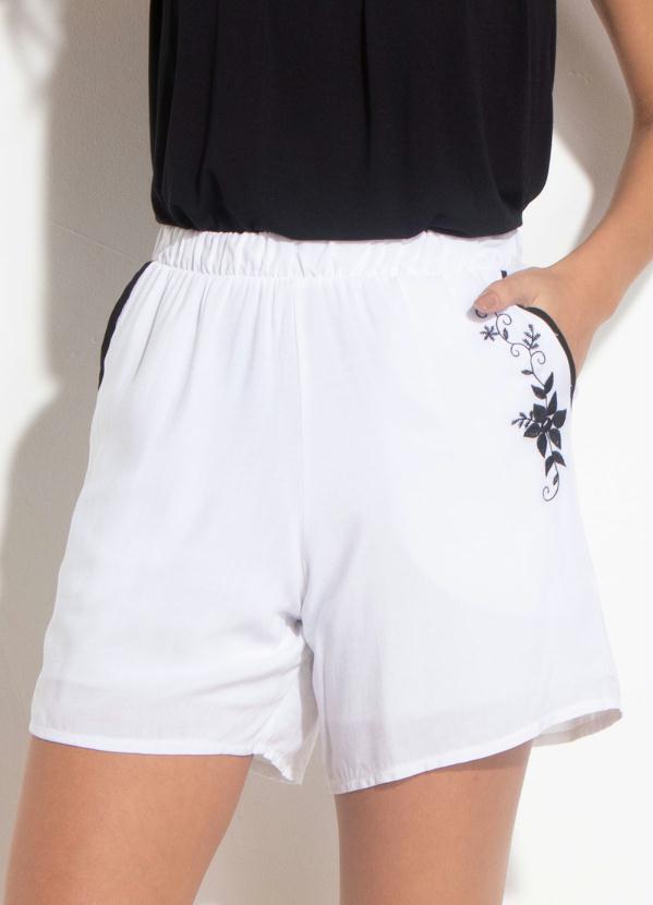 Quintess - Short Quintess Branco com Bordado