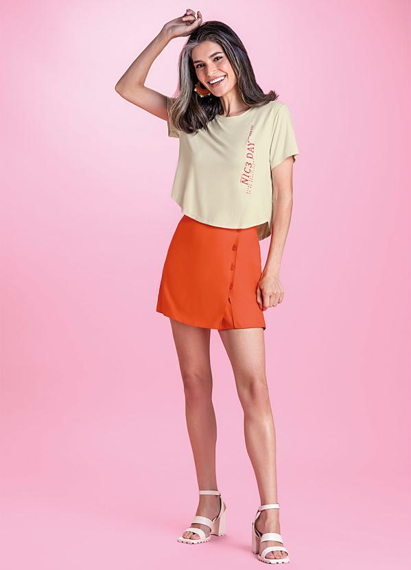 Marialícia - Shorts Saia Curto com Botões Laranja  2