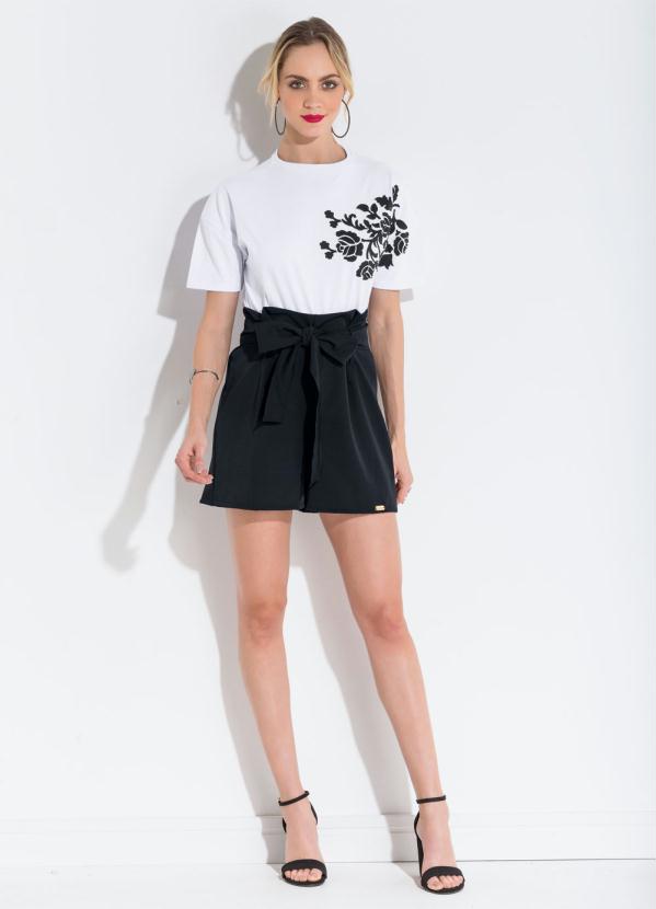 Quintess - Shorts Clochard com Prega e Faixa Preto Quintess 3