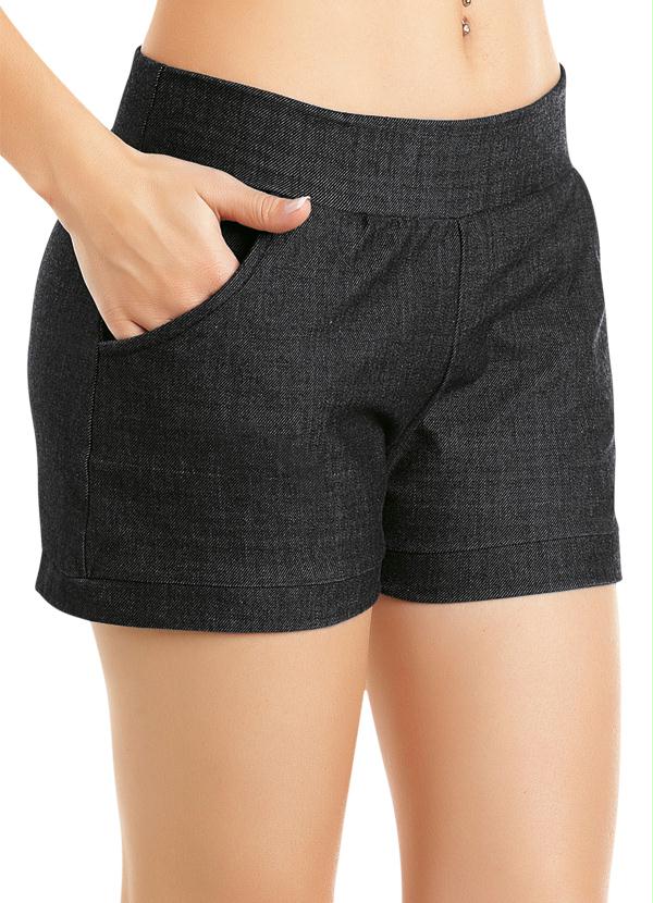 Outlet - Short Preto com Bolsos