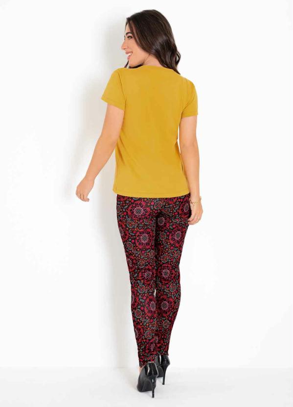 Outlet - T-Shirt Mostarda com Estampa na Frente 4