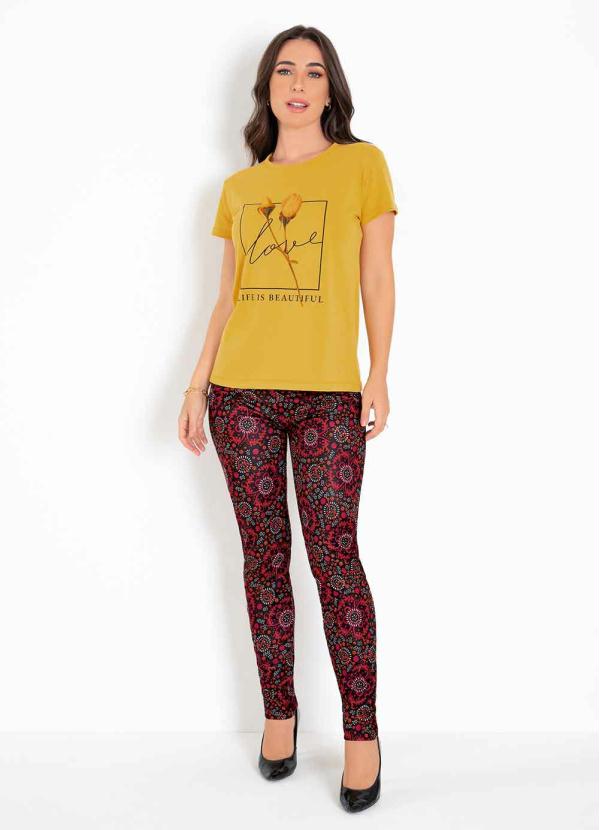 Outlet - T-Shirt Mostarda com Estampa na Frente 5