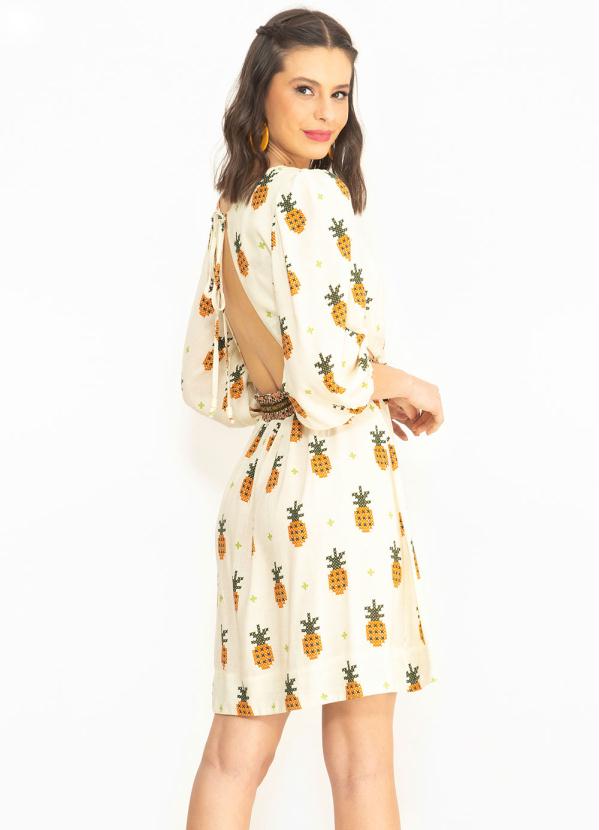 Farm - Vestido Curto Ponto de Abacaxi de Viscose Bege 2
