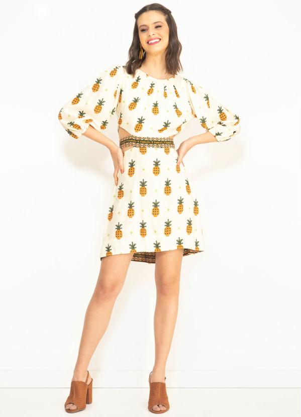 Farm - Vestido Curto Ponto de Abacaxi de Viscose Bege 3