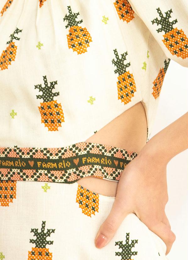 Farm - Vestido Curto Ponto de Abacaxi de Viscose Bege 6