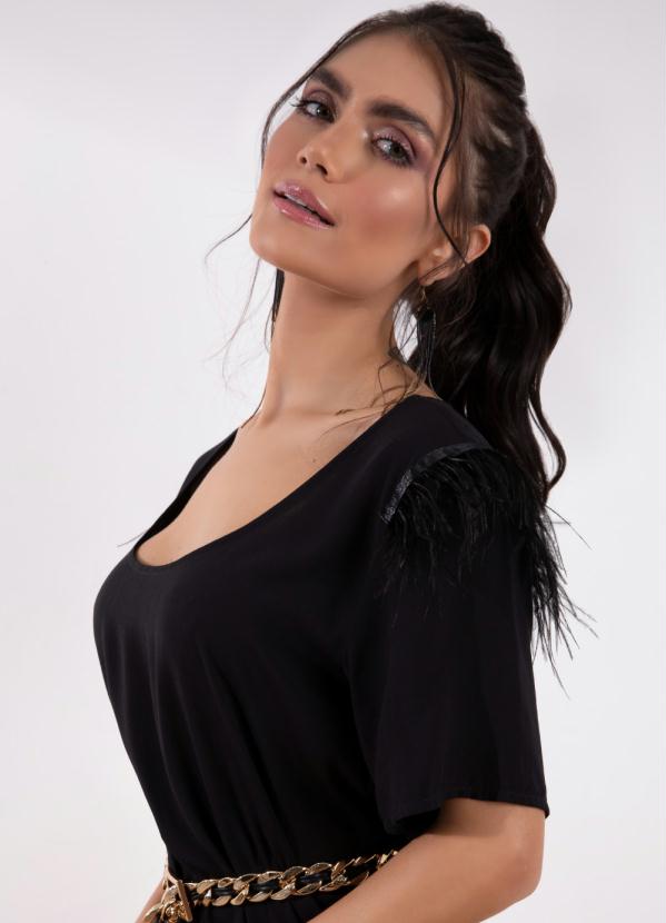 Quintess - Vestido Curto Preto com Detalhe de Plumas 10