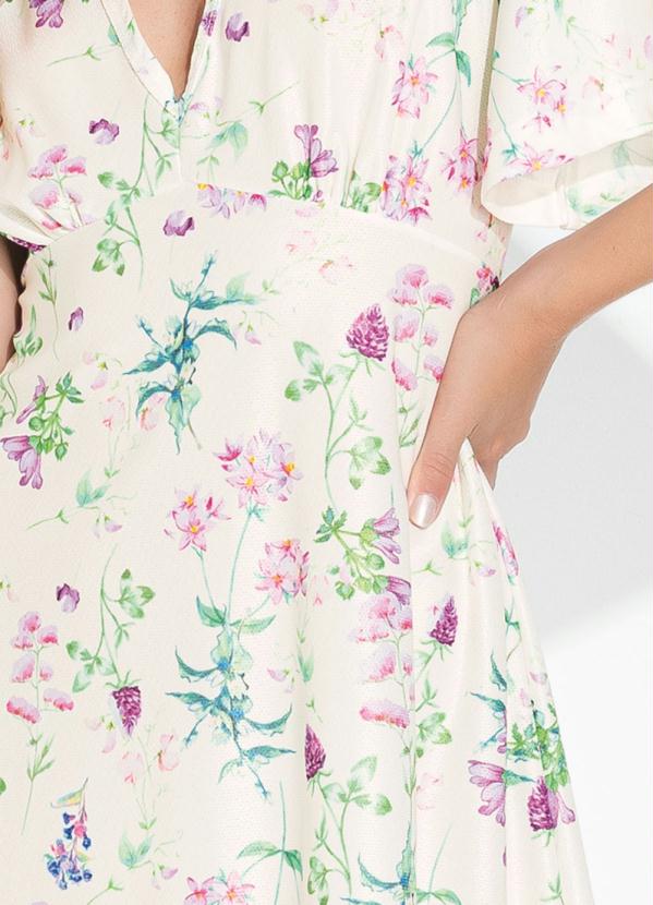 Moda Pop - Vestido Floral com Manga Curta Ampla e Recortes 3