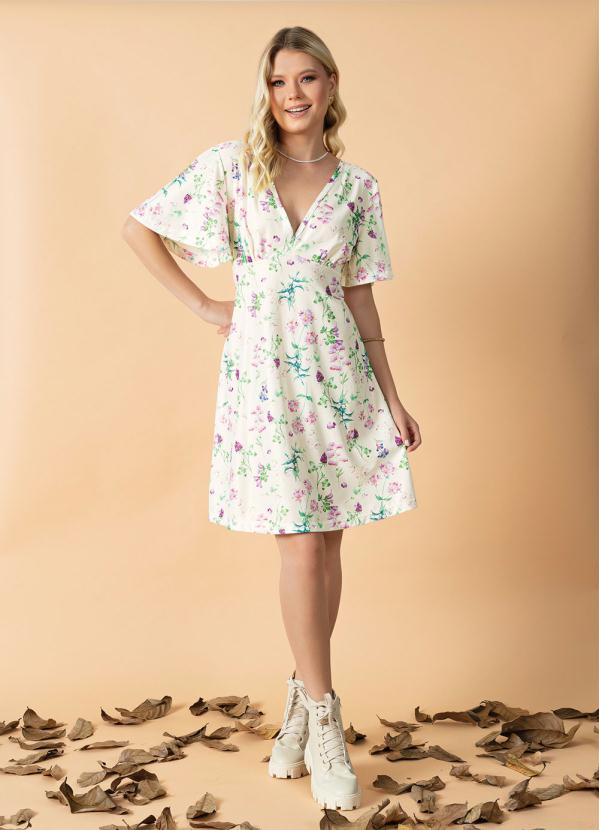 Moda Pop - Vestido Floral com Manga Curta Ampla e Recortes 6