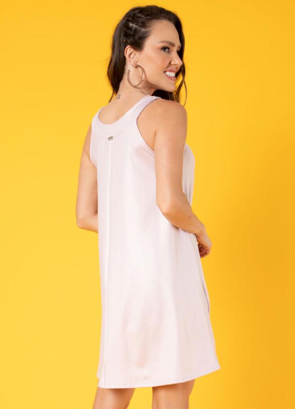 Quintess - Vestido Rosa com Decote Trapézio 2