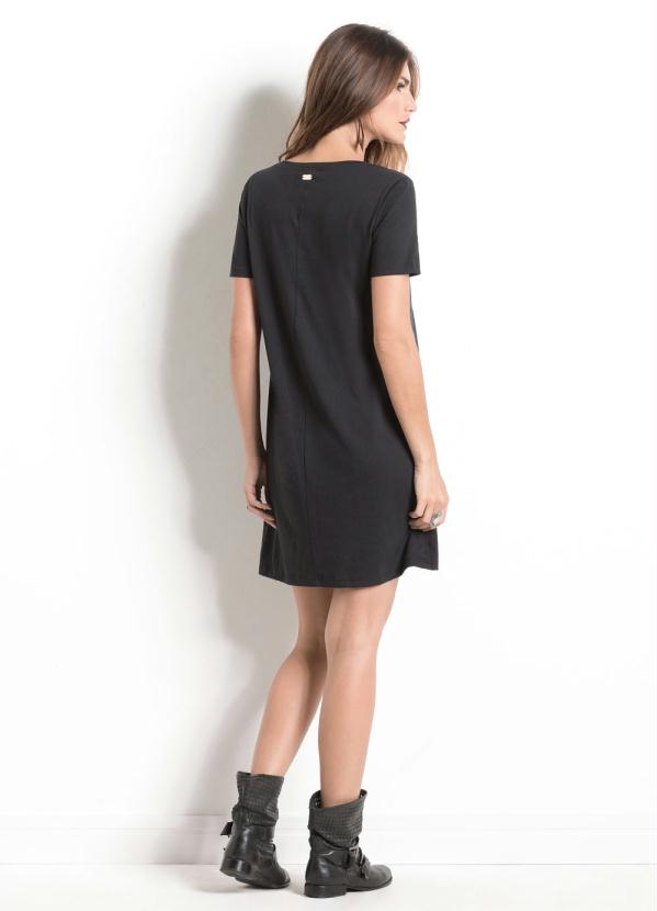 Quintess - Vestido T-Shirt Preto com Estampa Quintess 4