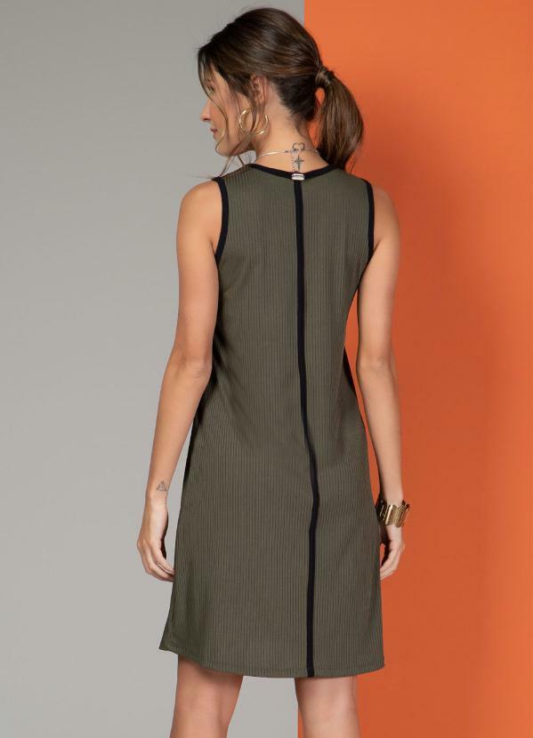 vestido verde soltinho