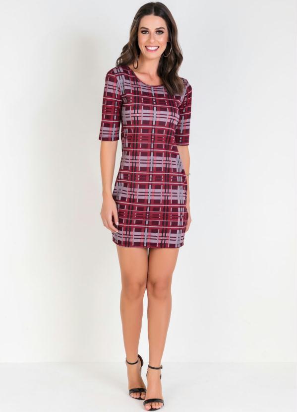 vestido xadrez decotado