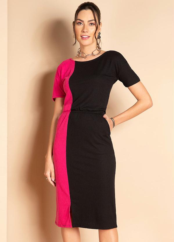 Quintess - Vestido com Bolsos Laterais Preto e Pink