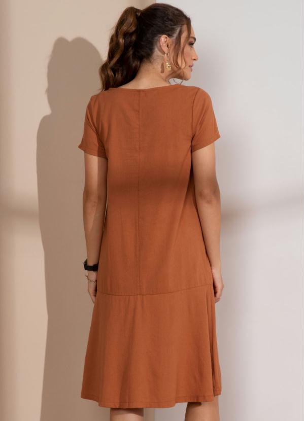 Quintess - Vestido Ferrugem Decote Canoa e Mangas Curtas 2