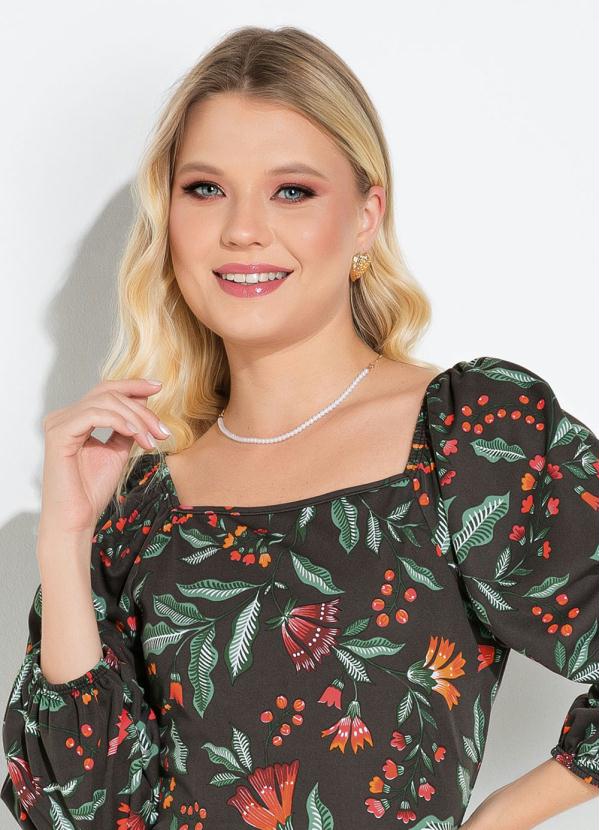 Moda Pop - Vestido Floral Preto com Fenda e Manga Bufante 3