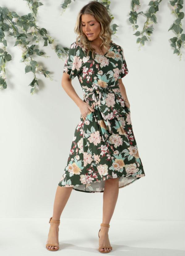 Quintess - Vestido Floral Verde com Bolsos e Faixa