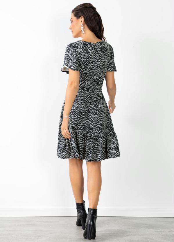 Quintess - Vestido Poá Abstrato Curto com Babado na Barra 3