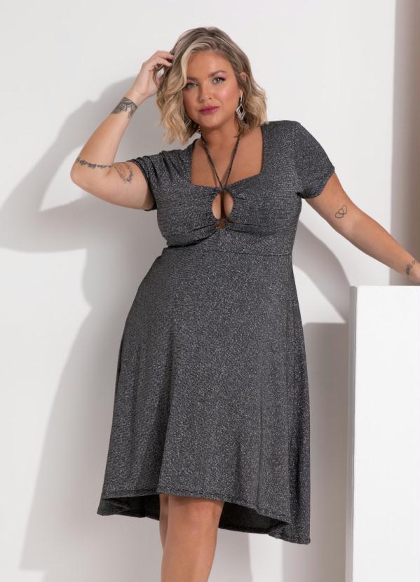 Queima Estoque - Vestido Preto com Brilho e Recortes Vazados 4