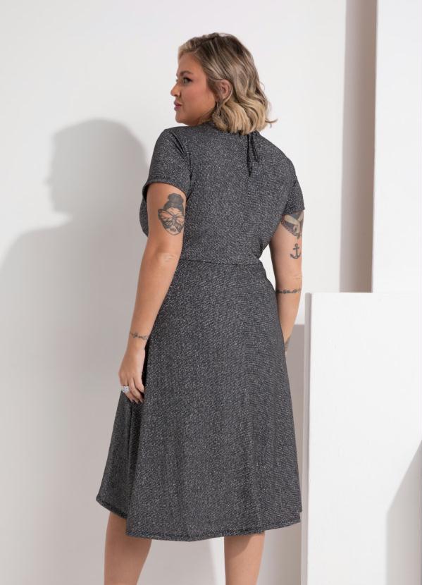 Queima Estoque - Vestido Preto com Brilho e Recortes Vazados 3