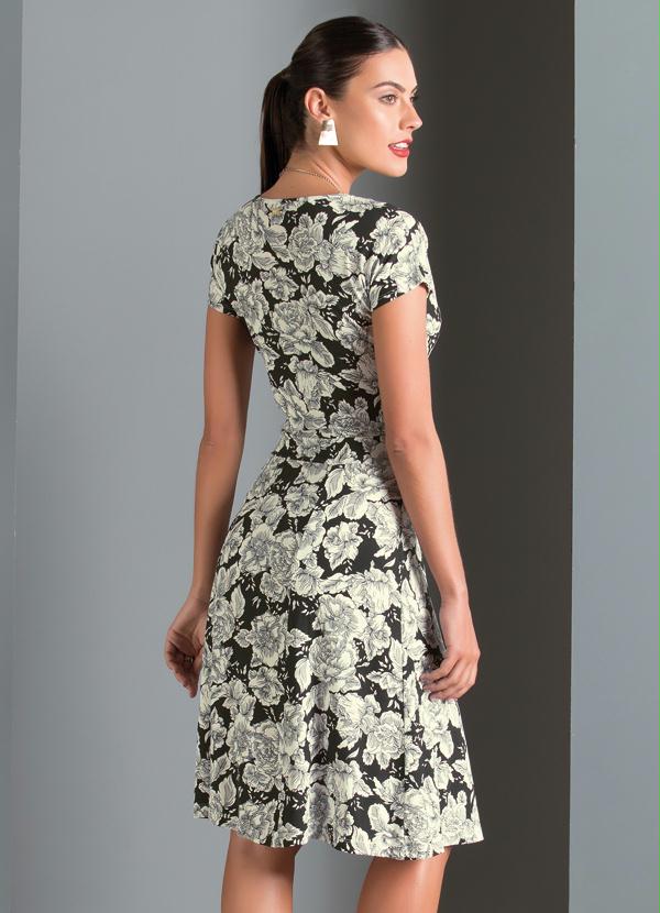 Quintess - Vestido Evasê Acinturado Floral 3