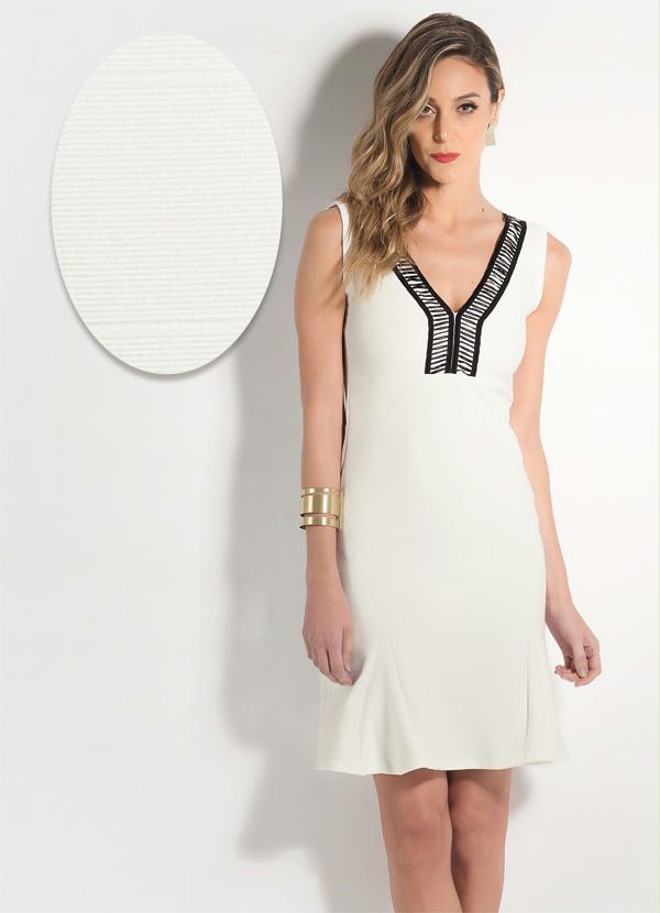 Multimarcas - Vestido Sino Off White com Detalhe no Decote 1