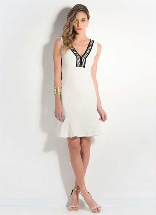 Multimarcas - Vestido Sino Off White com Detalhe no Decote 3