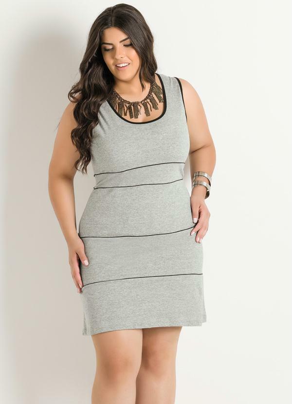 vestido cinza plus size