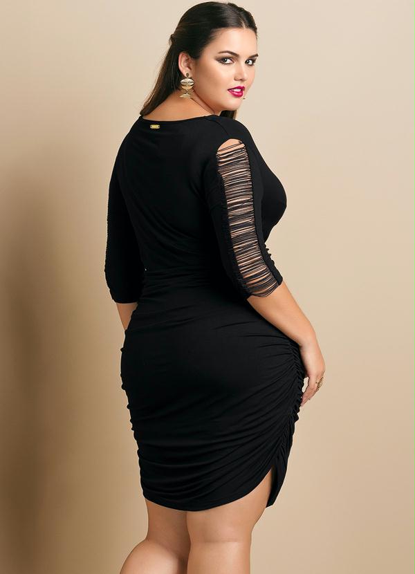 Quintess - Vestido com Franjas Plus Size Preto 2