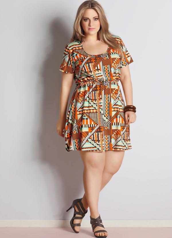 Quintess - Vestido Curto Estampa Geométrica Plus Size 3