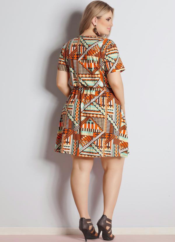 Quintess - Vestido Curto Estampa Geométrica Plus Size 4
