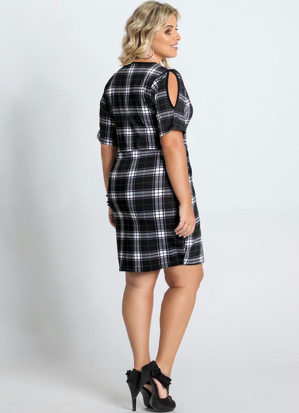 Marguerite - Vestido Detalhe Pregas Xadrez Plus Size 4