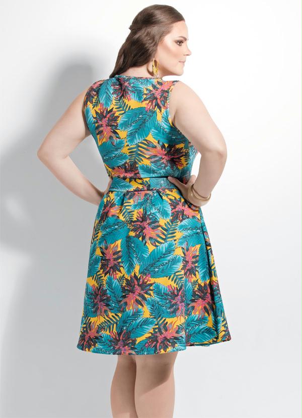 Quintess - Vestido Evasê Folhagens Plus Size 2
